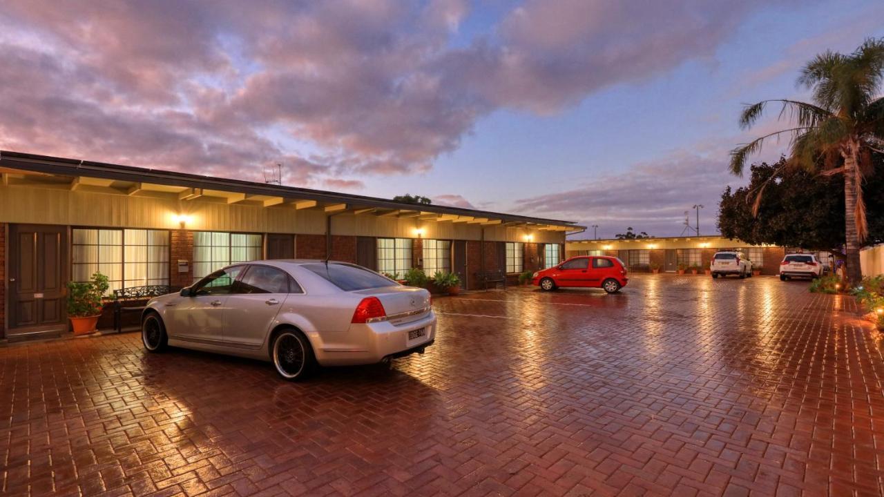 Oasis Motor Inn Broken Hill Exterior foto